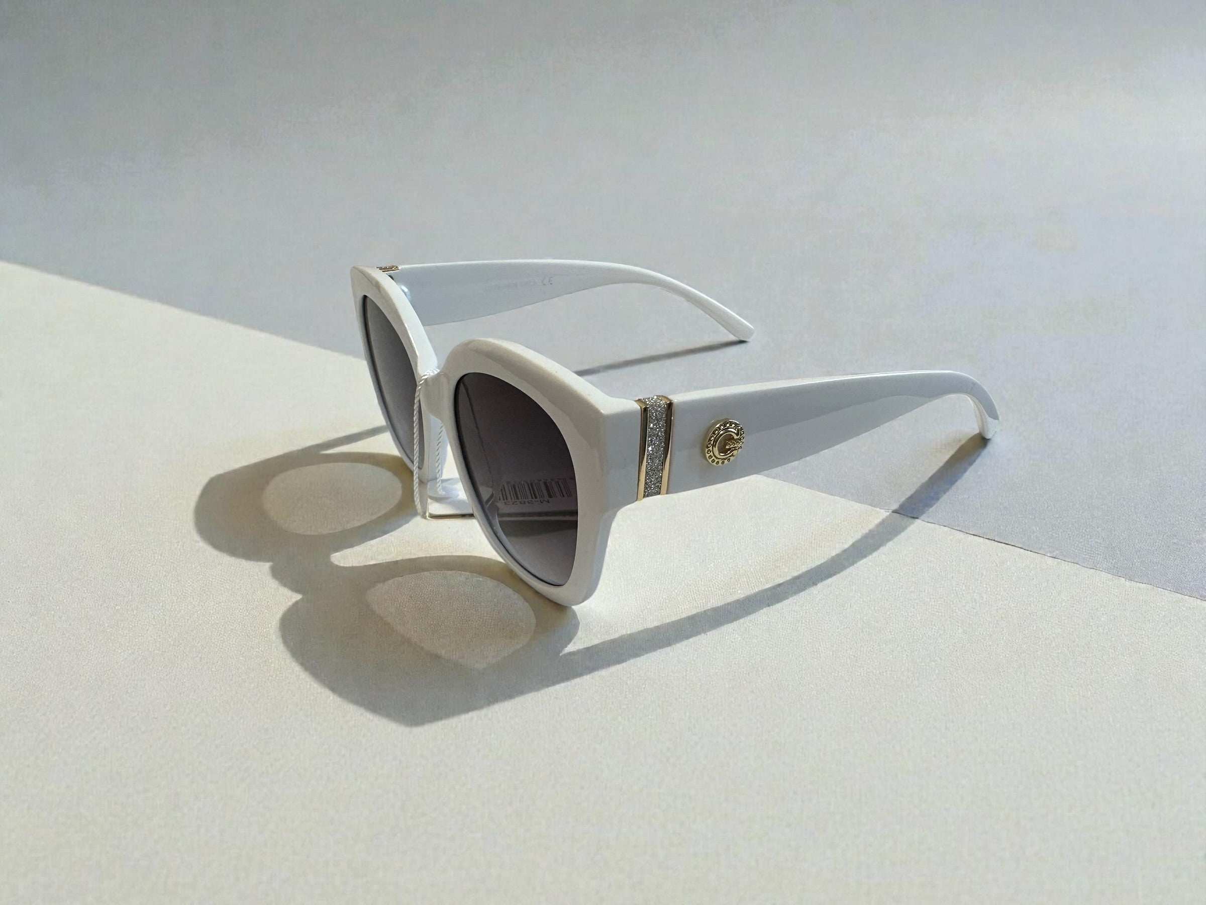 SunVibe™ White Elegance Cat Eye Sunglasses UV400